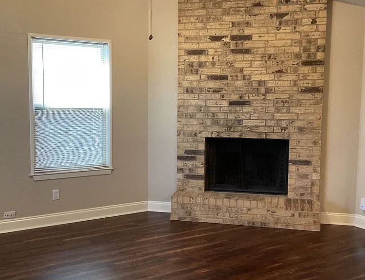 2301 Lago Trl — Photo 9