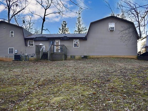 5th image of 321 Dogwood Cir