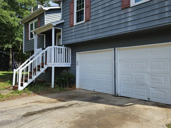 30 Paces Meadows Ln, Dallas, GA 30157