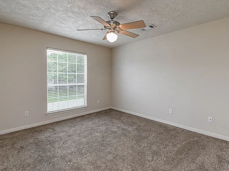 213 Foster St — Photo 20