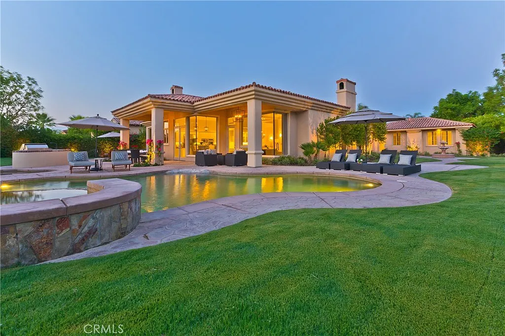 4 bed, 4.5 bath, 3994 sqft, $30,800 — Photo 2