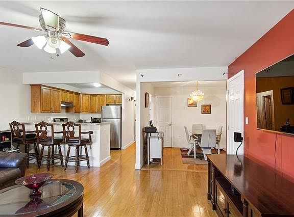 3rd image of 2873 Ely Ave #2
