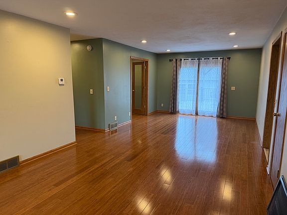 5th image of 2111 L St