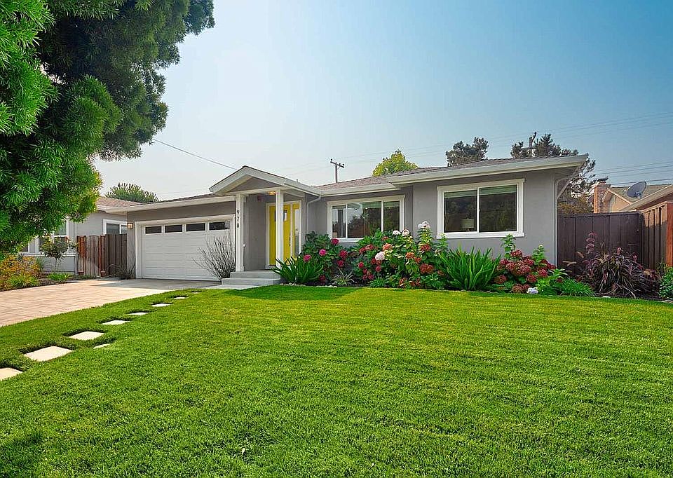 1st image of 978 Heatherstone Ave