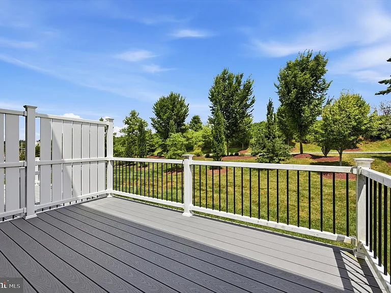 203 Segel Dr — Photo 16