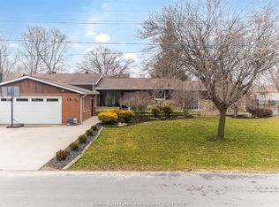 846 Park Ave, Kingsville, ON N9Y 3C5