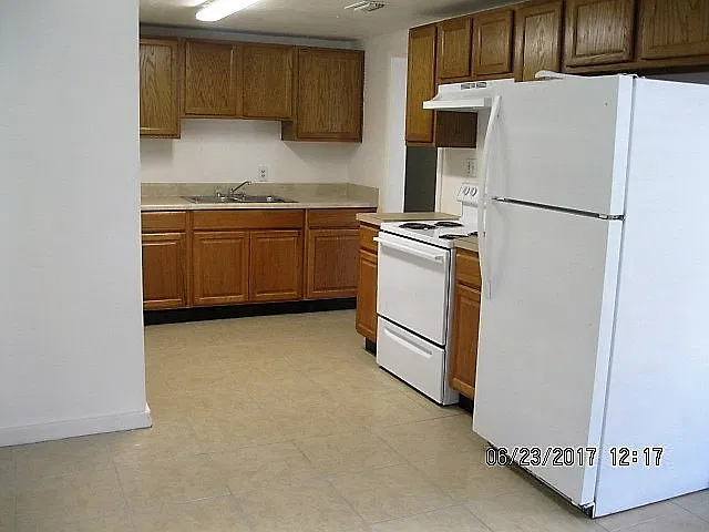 3 bed 1 bath — Photo 1