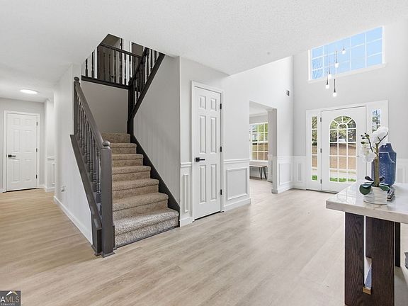 4th image of 7054 Cavender Dr SW