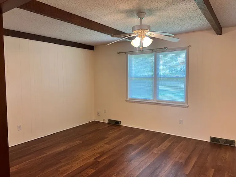 219 E Berkeley St — Photo 5