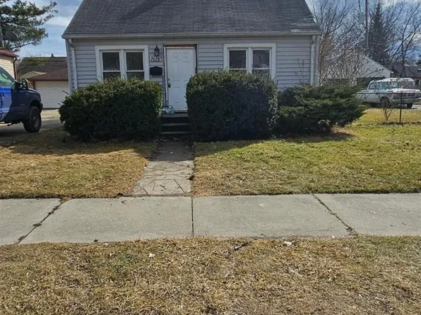 7028 Yacht Ave, Warren, MI 48091
