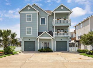 411 Sunset Cir, Tiki Island, TX 77554