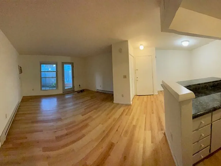 University Park Apartments near Cornell University — Photo 394