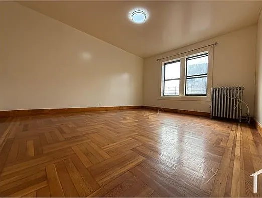 710 E 235th St #E2 — Photo 12
