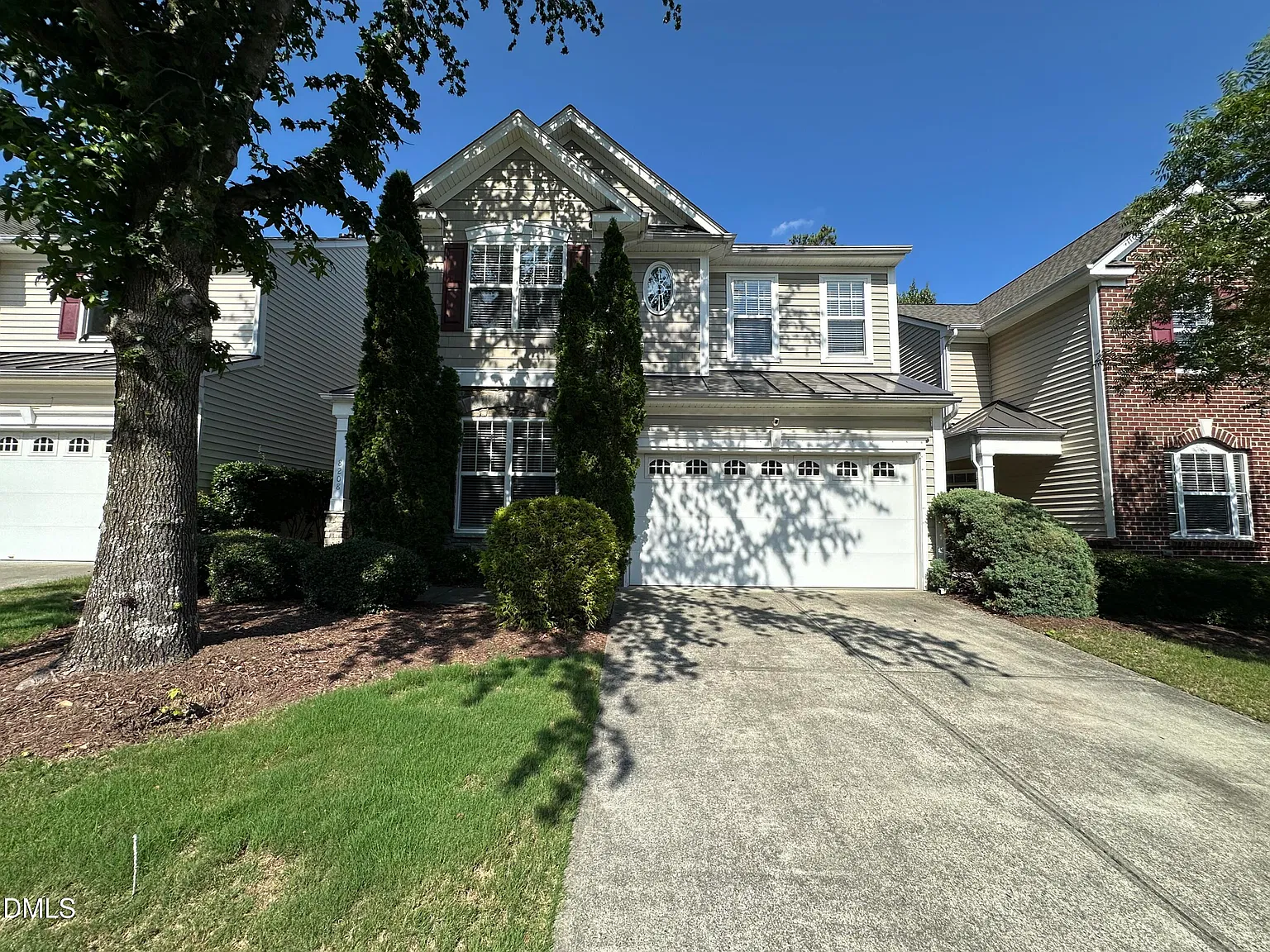 3 bed, 2.5 bath, 2650 sqft, $2,395 — Photo 1
