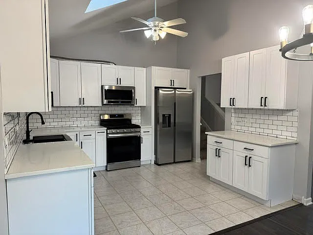 2S151 Avondale Ln — Photo 9