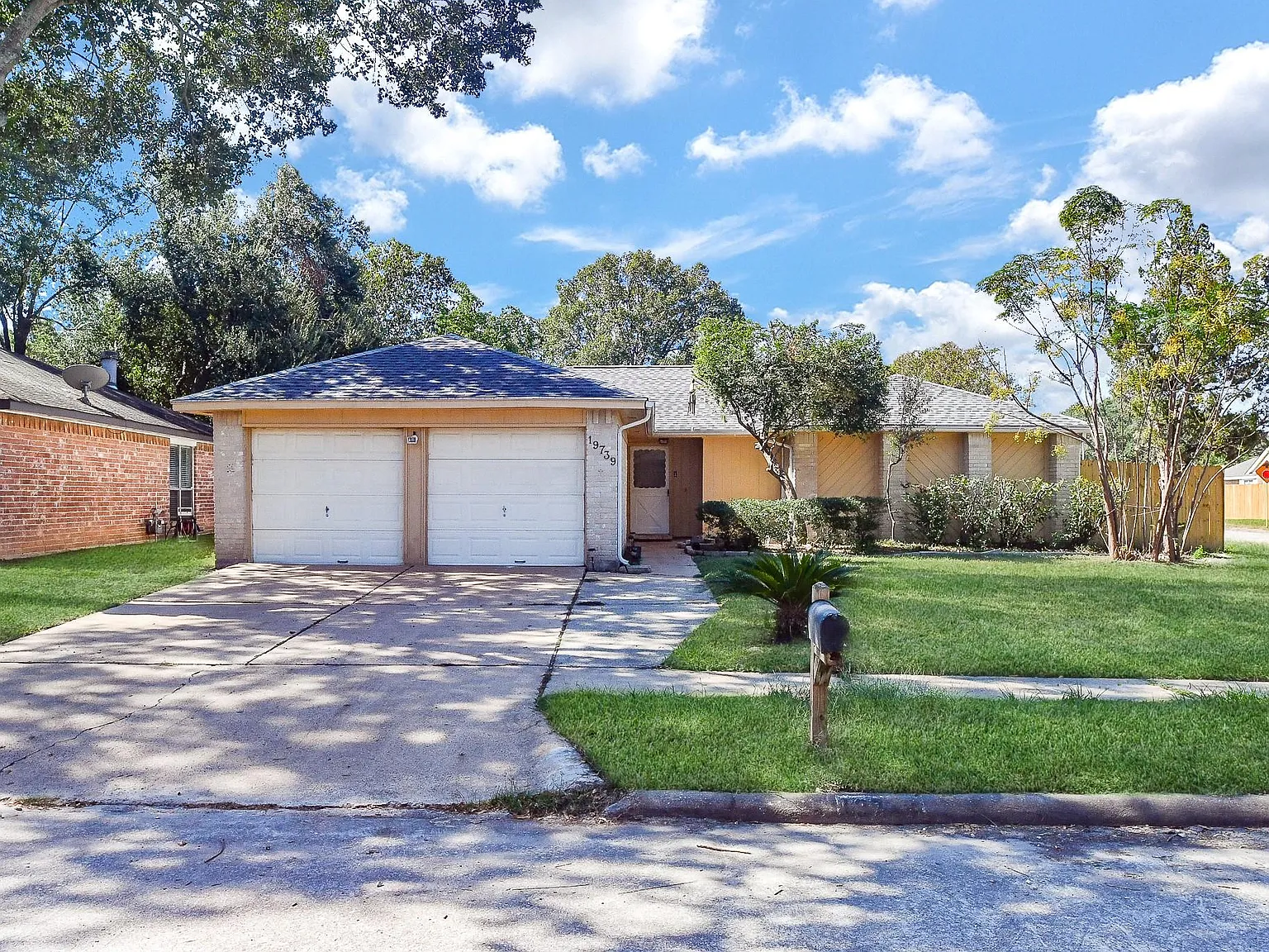 3 bed, 2.0 bath, 1545 sqft, $1,895 — Photo 1