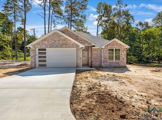 1674 Russell Dr, Longview, TX 75602