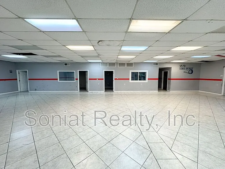 7101 Chef Menteur Hwy — Photo 2