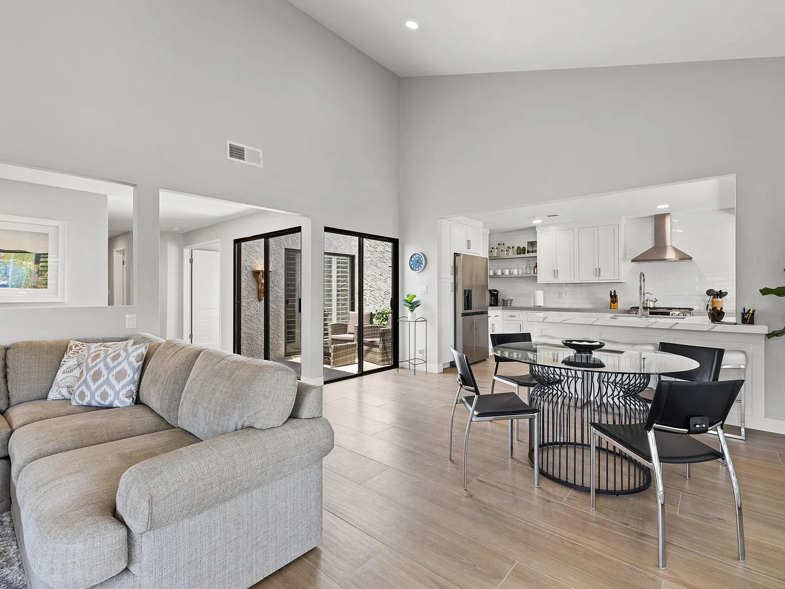 2 bed, 1441 sqft, $8,000 — Photo 4