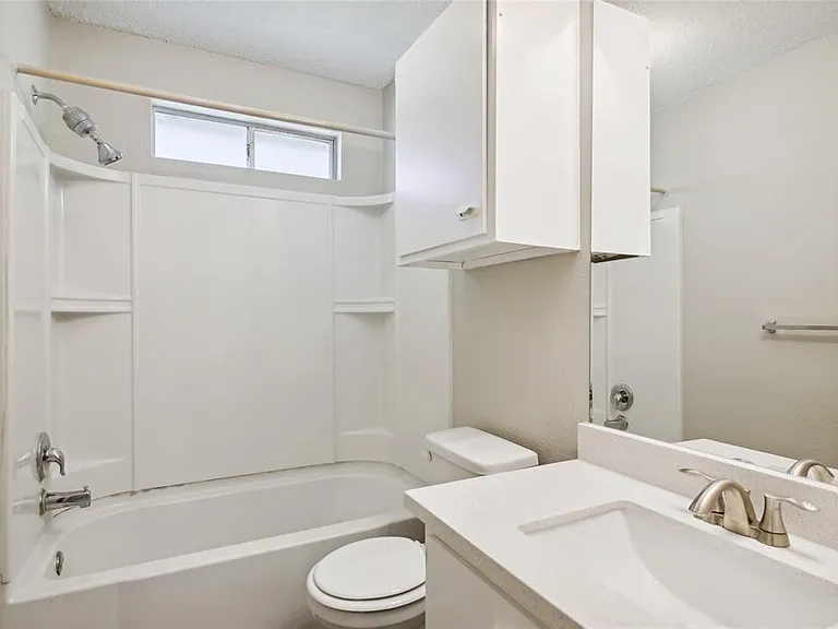 9414 Crystal Cove Cir — Photo 9