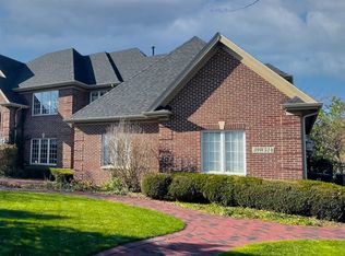 39W514 Bealer Cir, Geneva, IL 60134