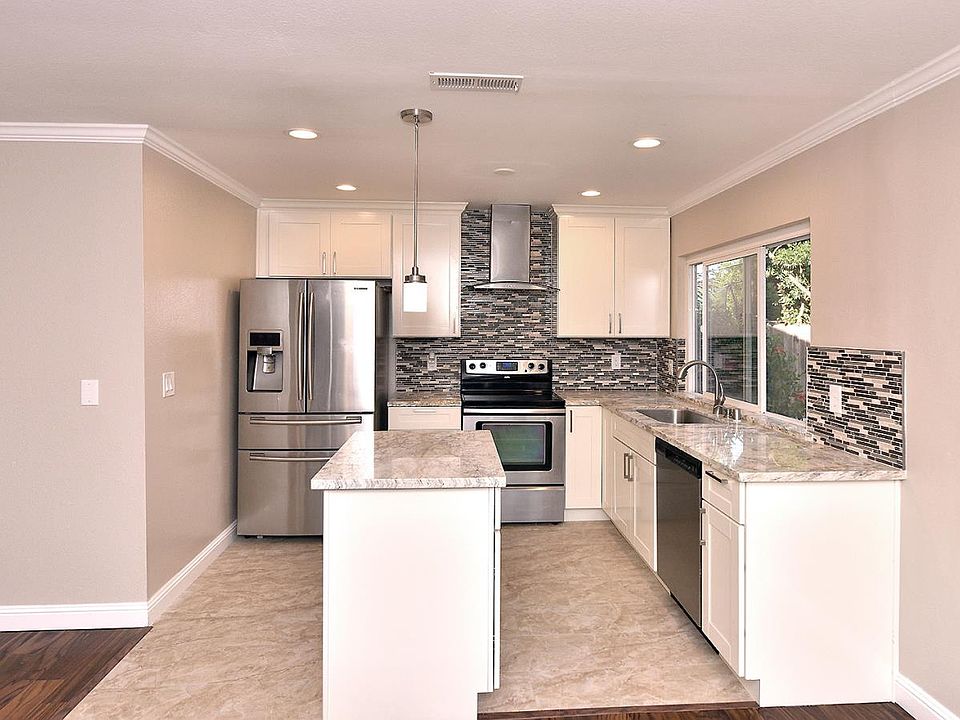 1st image of 750 Stardust Ln