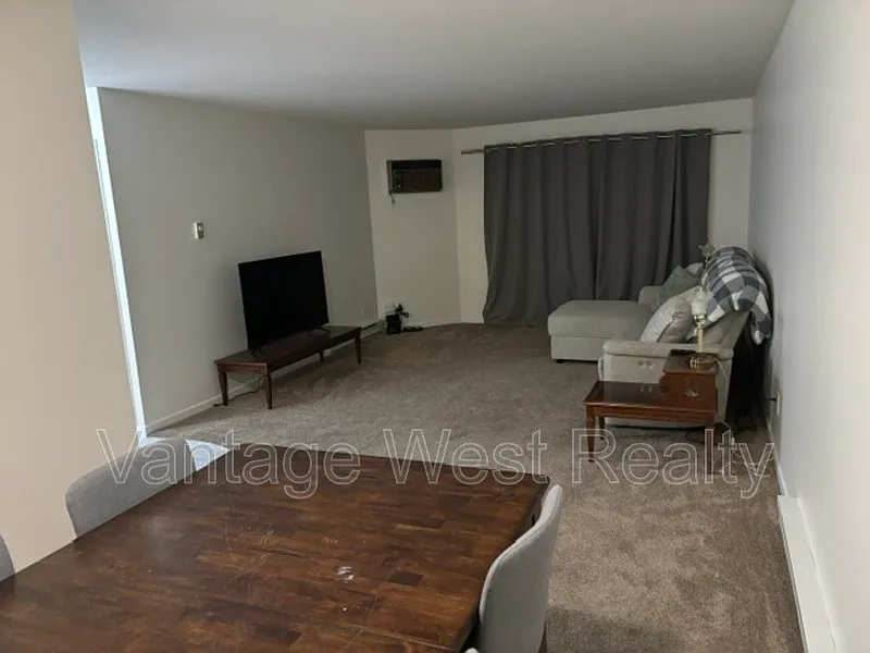 1 bed, 1.0 bath, $1,600 — Photo 4