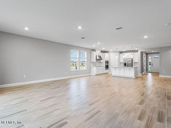 5th image of 34 ARMOYAN Drive