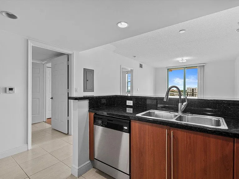 610 Clematis St #704 — Photo 6
