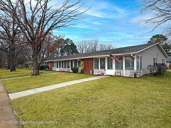 4th image of 213 Huntington Drive #C