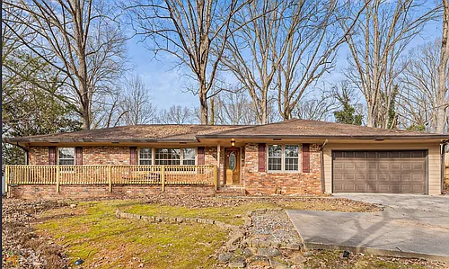 388 Tall Oaks Dr NE Photo 1