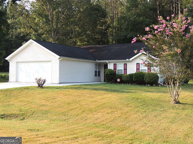 260 Mountainview Dr — Photo 2