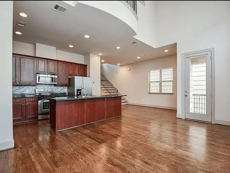 2908 Leeland St — Photo 13