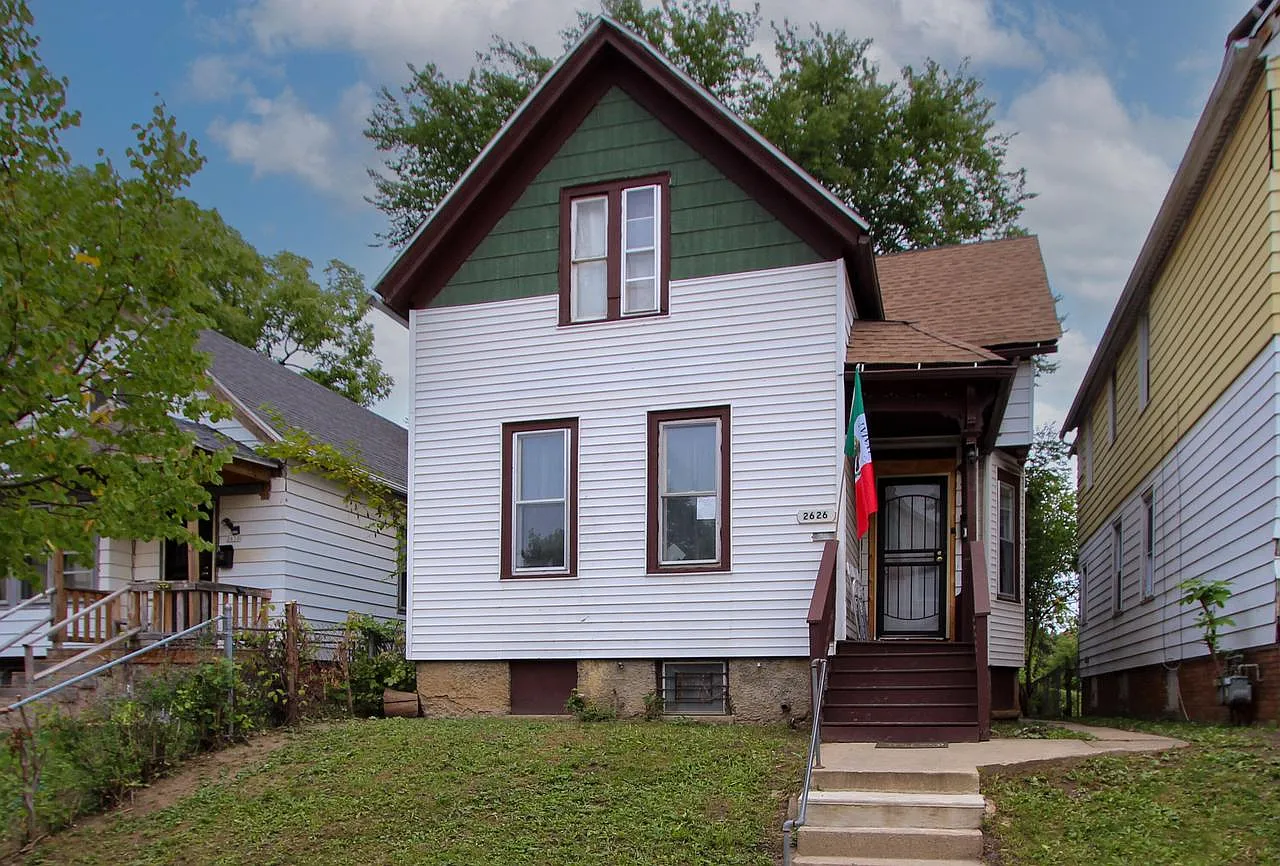 2626 North 24th STREET photo 1