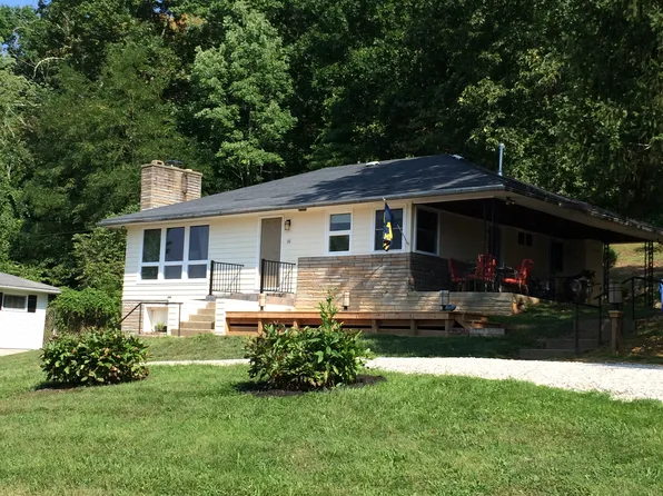 10 Woodside Dr, Athens, OH 45701