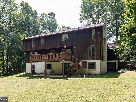 4th image of 9 Clover Ln