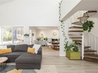 858 N Woodlawn Dr, Fayetteville, AR 72701