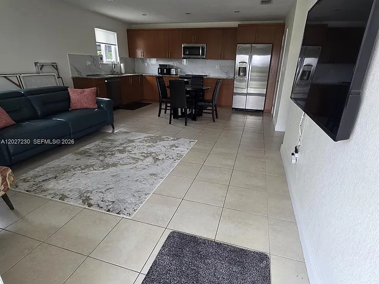 10245 SW 68th St — Photo 5