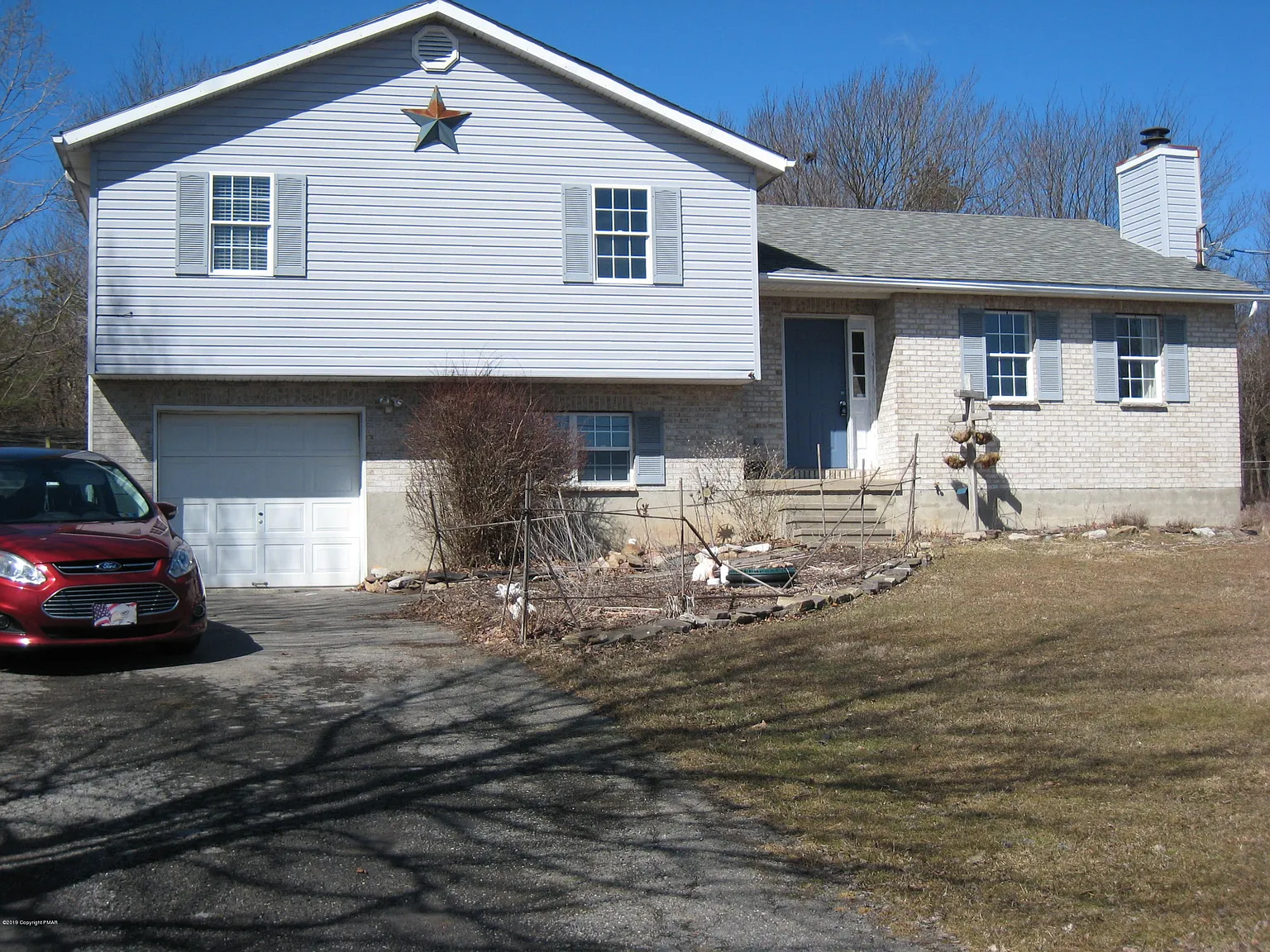 343 Skyline Dr photo 1