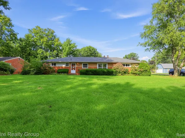 9111 Morrison Ave, Plymouth, MI 48170