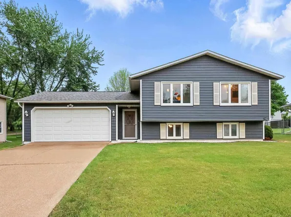 2411 Mound St, Davenport, IA 52803