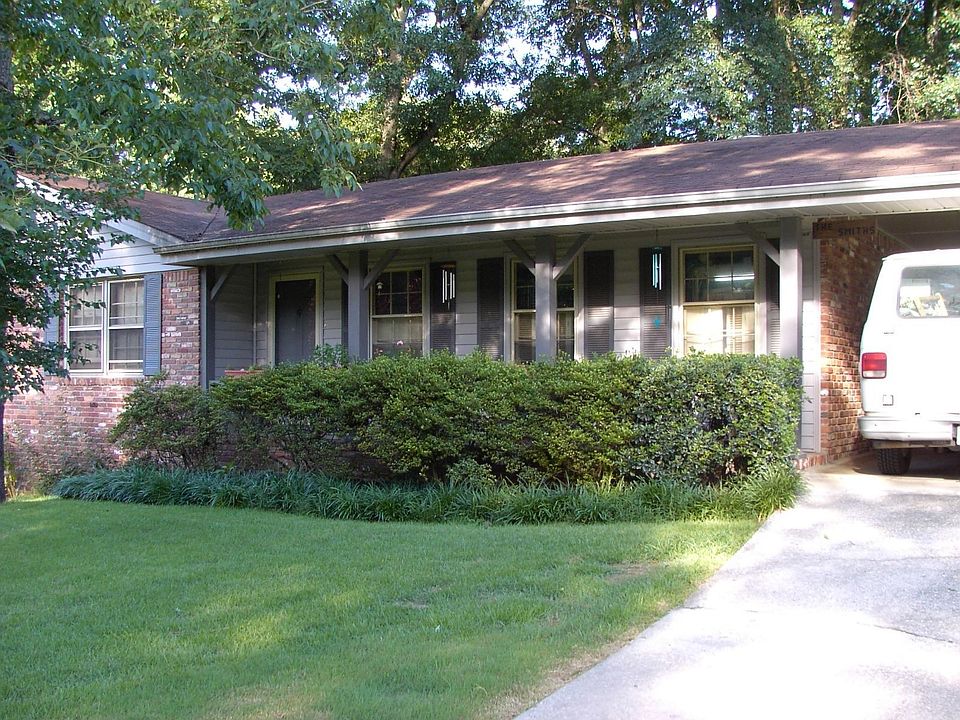 front of house and yard