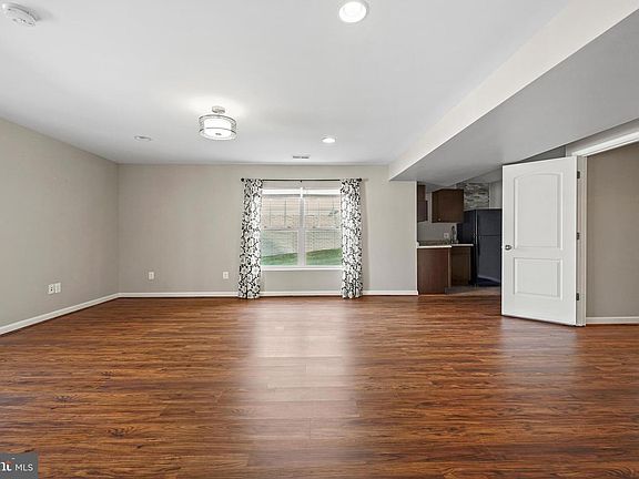 3rd image of 21115 Potomac Trail Cir #Basement