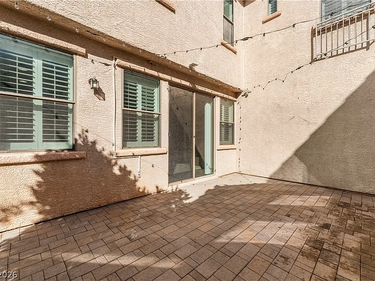 2348 Brooklyn Bridge St — Photo 34