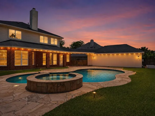 1331 Shady Bend Dr, Sugar Land, TX 77479