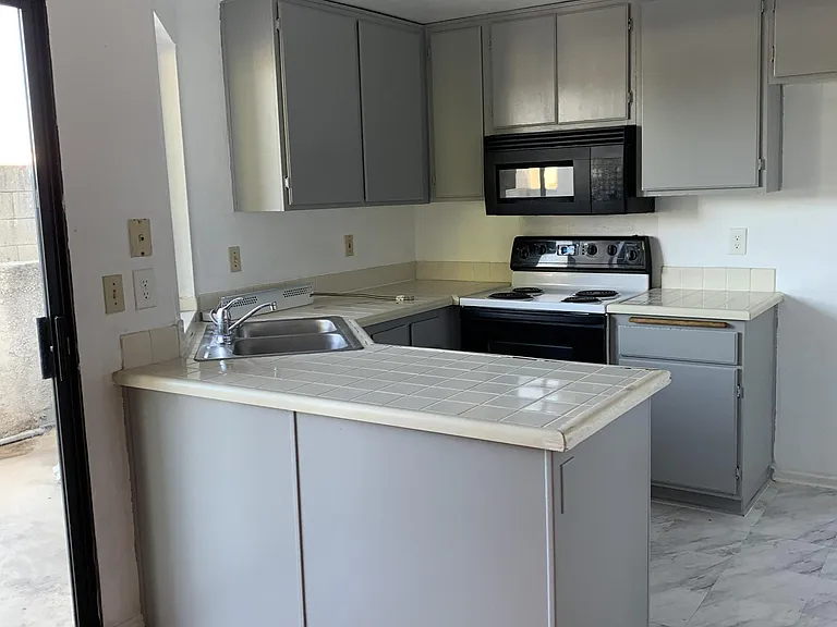 707 S Webster Ave #112 — Photo 6