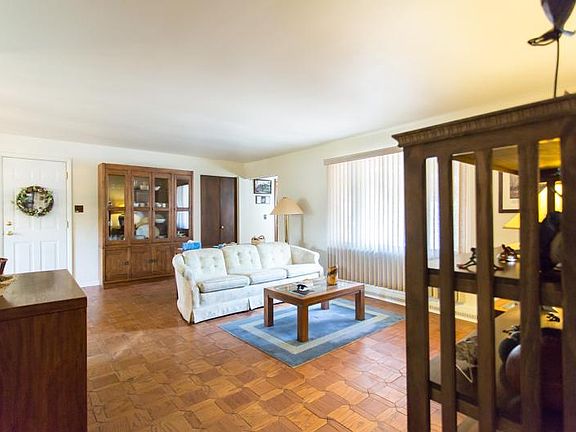 3rd image of 3040 Shelley Lynn Dr