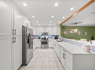 19607 Somerset Dr, Pitt Meadows, BC V3Y 2L4