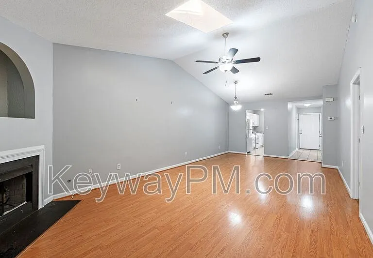 133 Singletree Ln — Photo 3