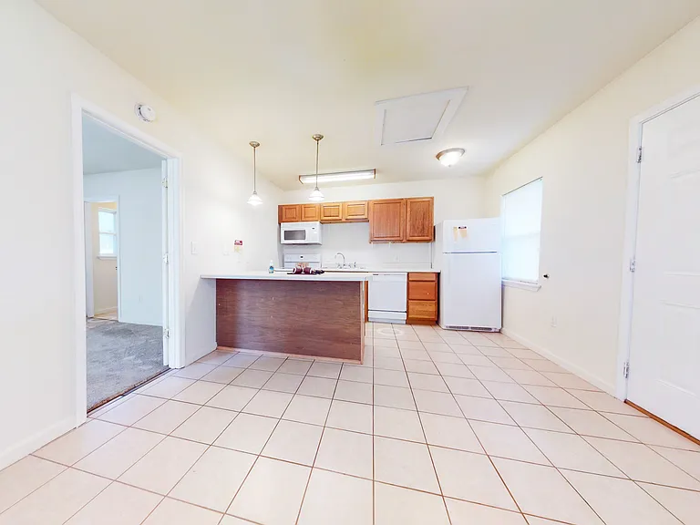 891 Campus Cir #1 — Photo 2